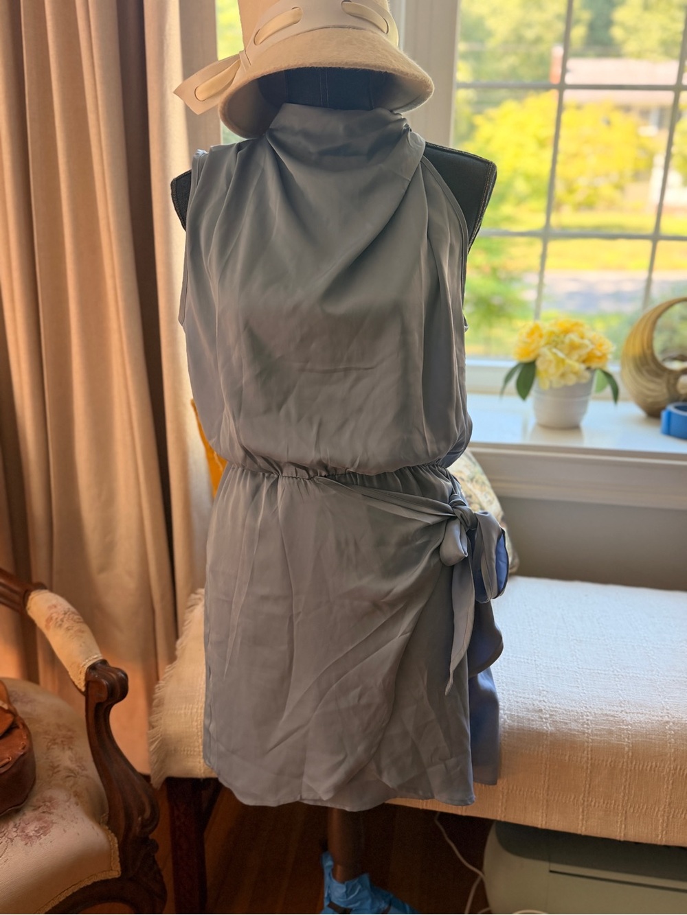 Sleeveless blue Tie-Waist Dress large